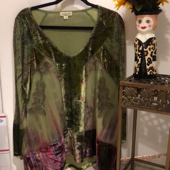 Emerald Tops - Vintage Beautiful emerald live and let live boho blouse trimmed w velvet Size 1X